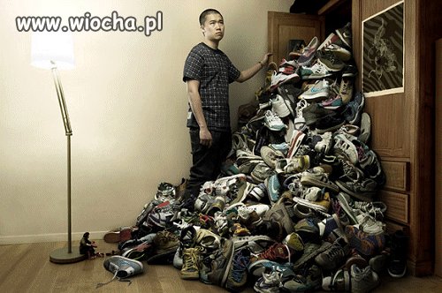 Niby pełna szafa butów..