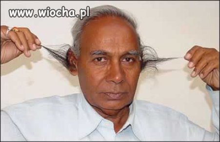 Włosy w uszach