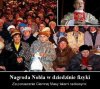 Łebski gostek  ma radosna mine