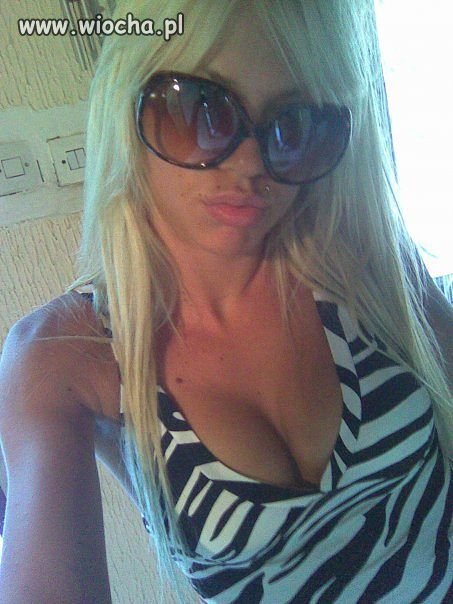 Dzióbek jest! Blond jest! Cycki są! Mózg- nie ma