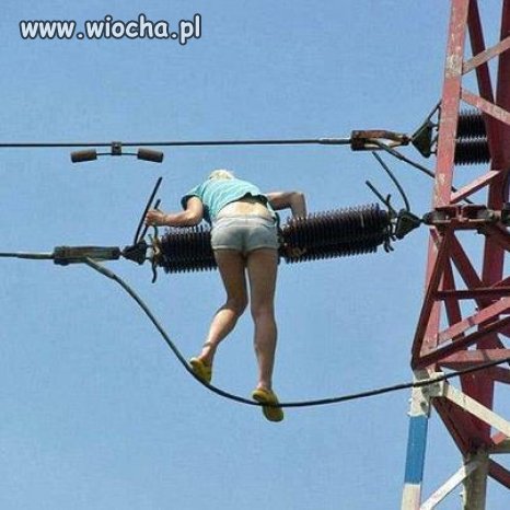 A takie tam łażenie po linii wysokiego napięcia