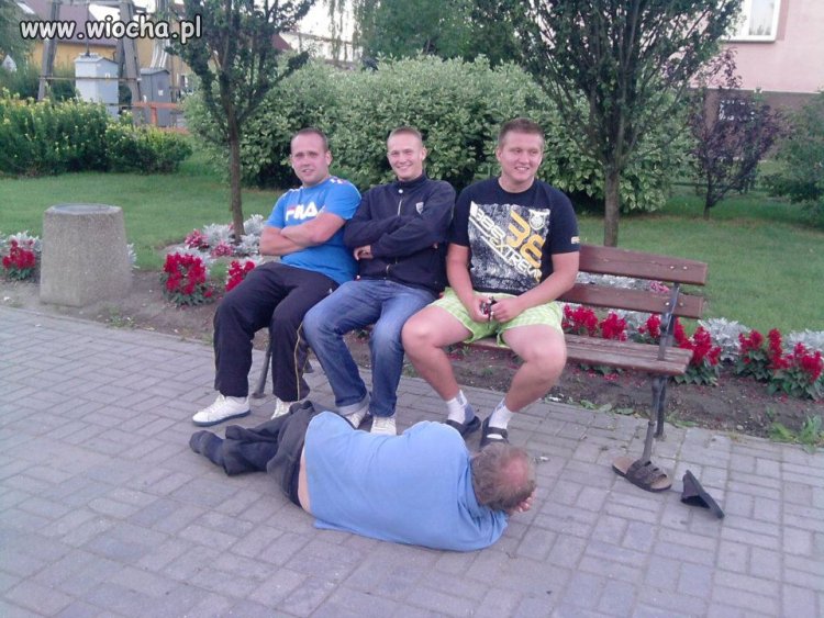 Bez sensu i z czego to się śmiać