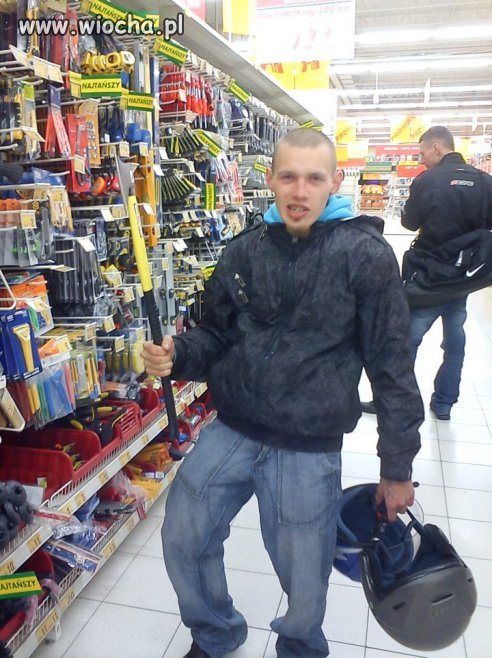Patrzcie jaką mam śliczniusią siekierę!!