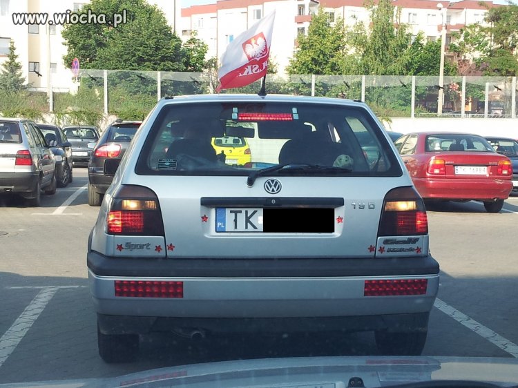 Trochę dużo tych świecidełek, prawda? 