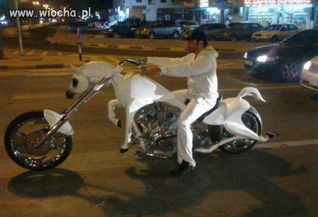 Zagadka : ile koni ma ten motor ?