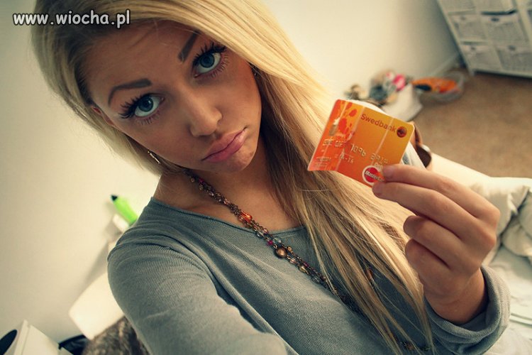 Plastik ze smutną minką bo nie ma już pewnie nic 