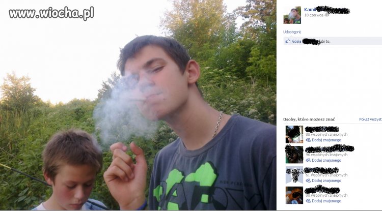 Dziecko z papierosem