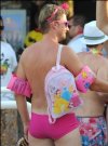 Idealny strój na plażę.
