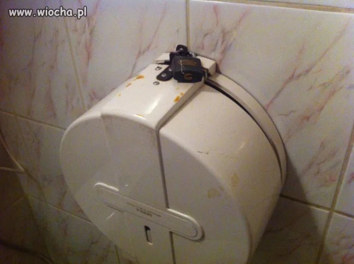 Ochrona przed kradzieżą papieru toaletowego.