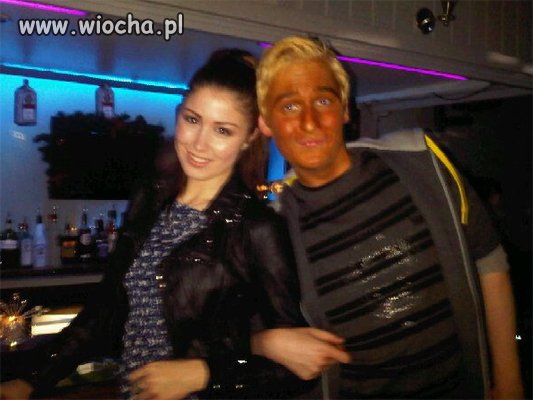 Rozowe usta, solarka i to nie przez kolor włosów ..