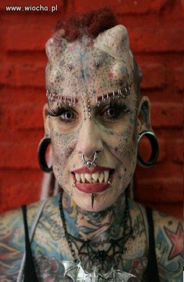 Vampirzyca czy debilka ?