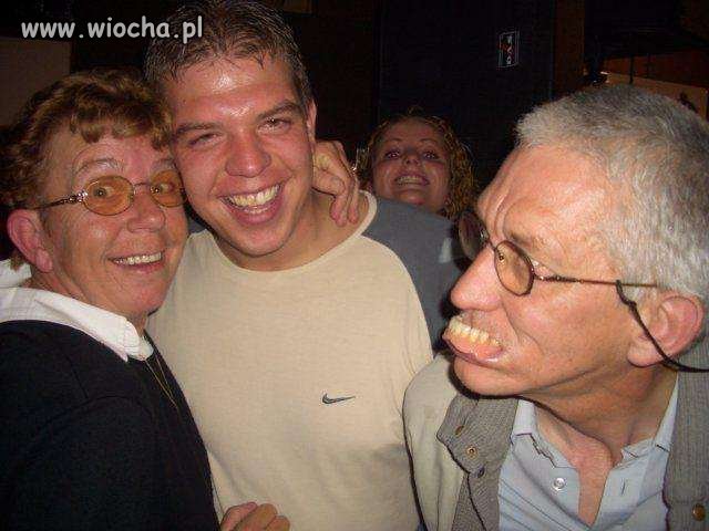 Zdjęcie Pamiątkowe wszyscy uśmiechnięci...
