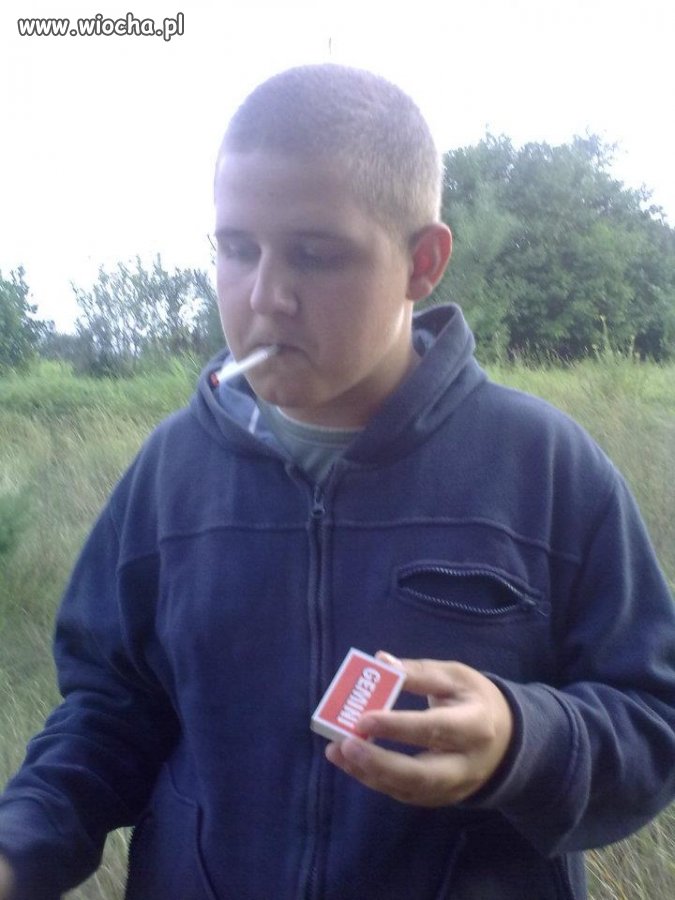 Kolejna fota z serii "Palę szlugę"