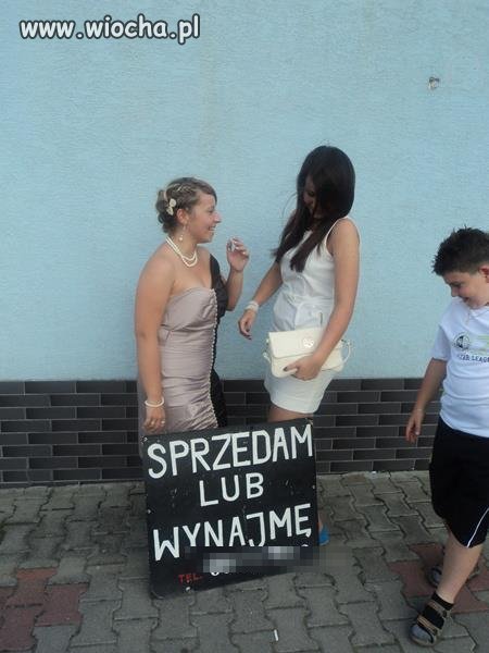 Kupić czy wynająć? młody wyraźnie zainteresowany.