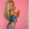 Tipsiki, solarium, blond włoski i widoczne majtki