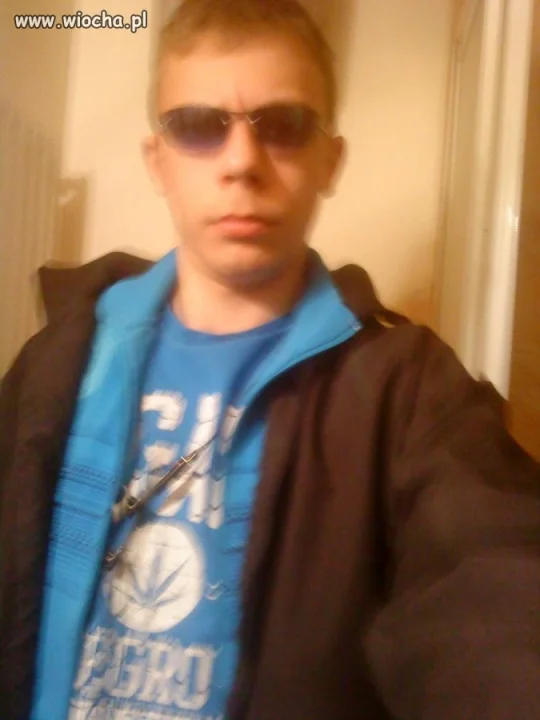 Po co mu te okulary