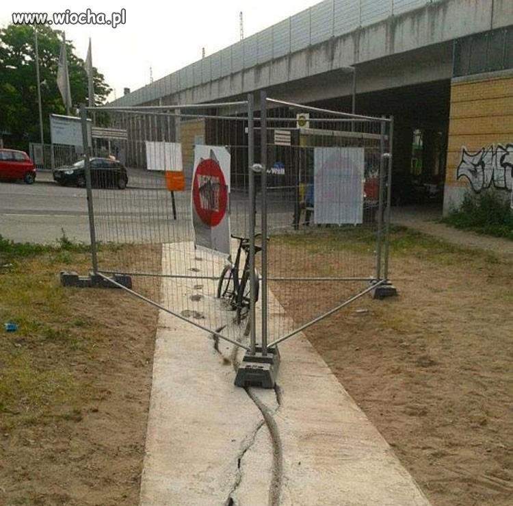 Prawie przejechał...