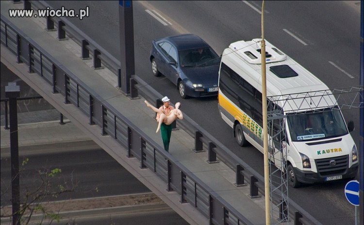 Chyba noge skręciła 