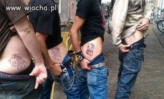 Typowo gangsterski tatuaż