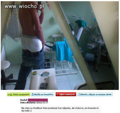 Zsunął spodnie i myśli, że super fotka