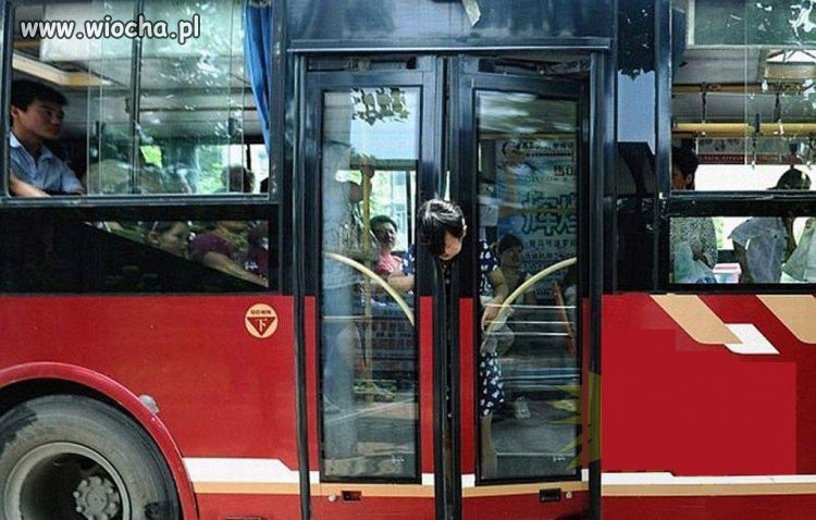 Wysiadała...
