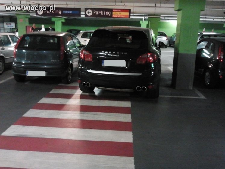 Masz Porsche? Parkuj na Pasach! Wiocha!