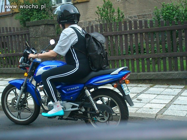 Nie ma to jak wygodne stylowe obuwie na motor.