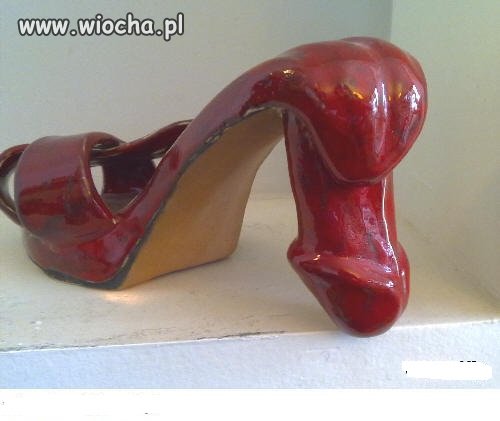 I jak wyglądam w tych szpileczkach?