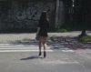 Gimnazjalistka z Katowic idzie do szkoły