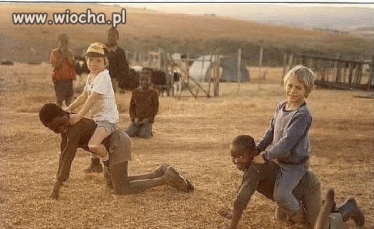 Naśmiewanie się i upokarzanie innych = wiocha