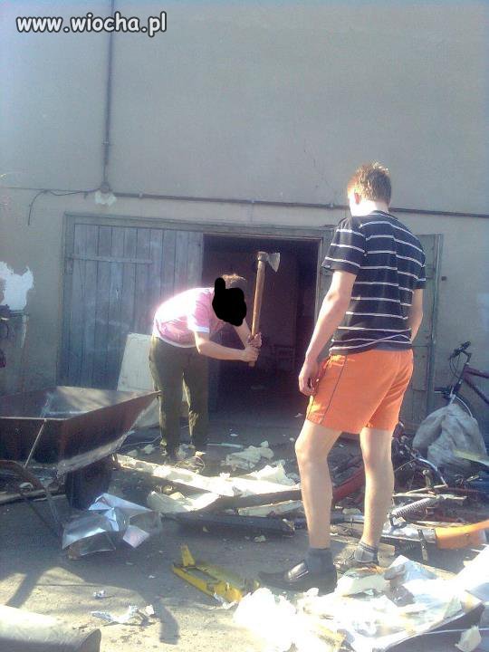 Są lakierki, są krótkie spodenki i jest lans 