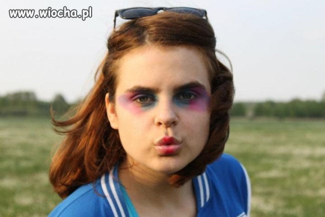Makijaż, słodki dzióbek.