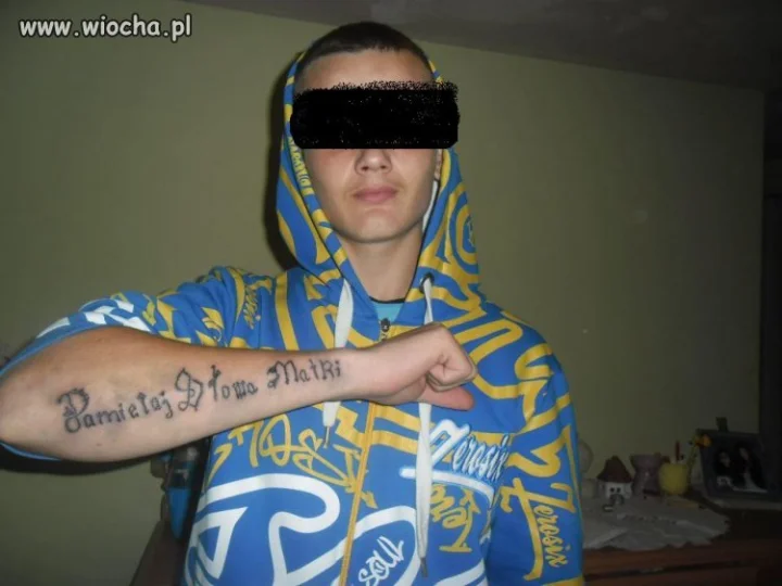 17-latek i tatuaż ... 