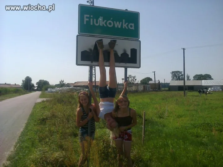 "Fiutkówka", wieś debil