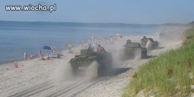 Plaża z dala od miejskiego zgiełku