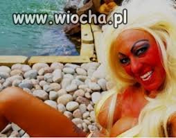 Czerwona Blondi. Szkoda gadać.