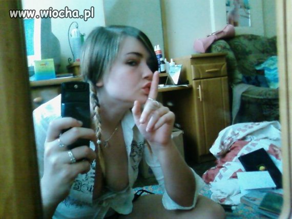 Sweet fotka w lustrze, cycki i dzióbek jest
