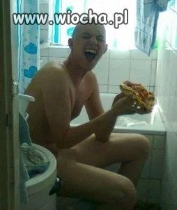 Jedzenie w kibelku