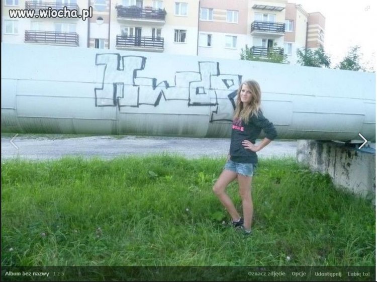 Fotka obok ' HWDP' musi być 