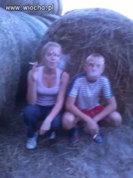 Foto z fejsa, fajka, słoma, po 13 lat