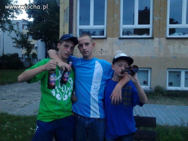Dzieci z piwem.