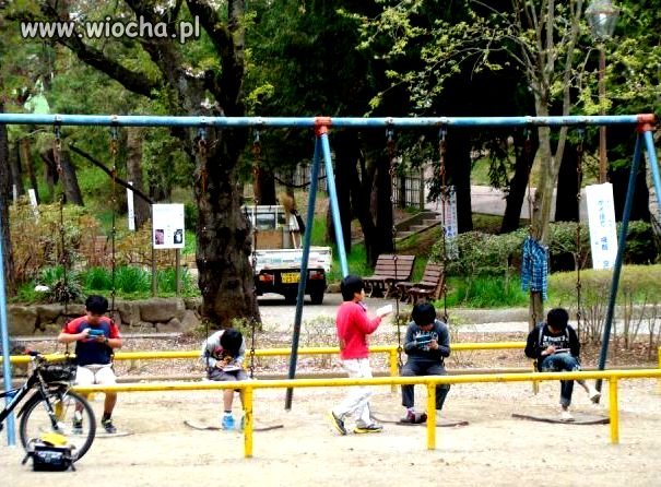 Wyskoczyć z chłopakami na dwór