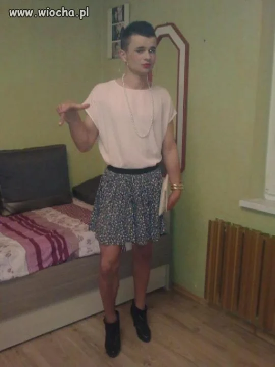 Ładna laska ...