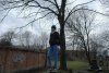 Nie dość, że tapeta i te rurki to jeszcze na grobie
