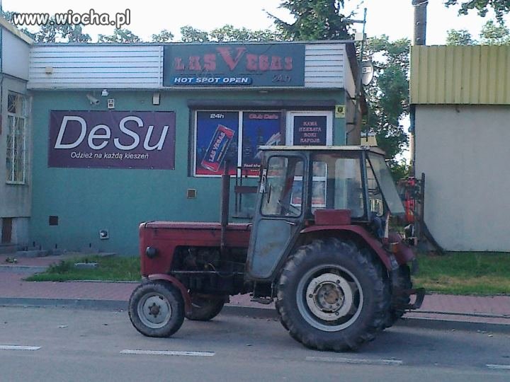 Zberają na traktor.