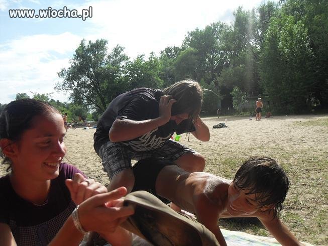 Nie ma to jak małe gejenie się na plaży 