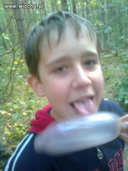 Ciekawe czy mu smakuje ... 