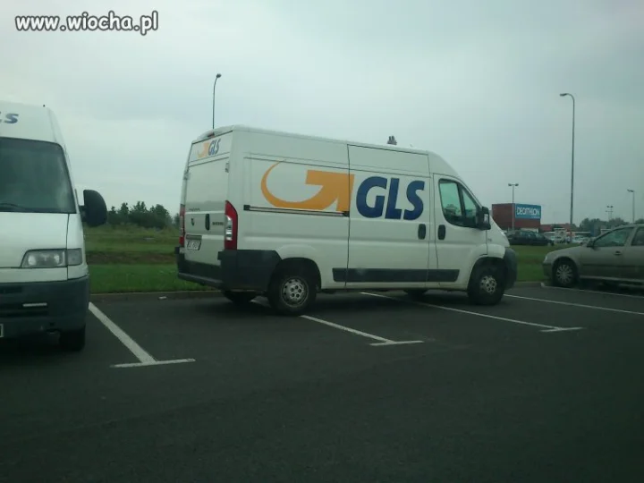 3 Miejsca Parkingowe