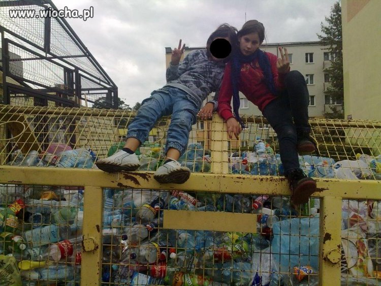"Dżampra" na śmietniku, i jest zabawa 