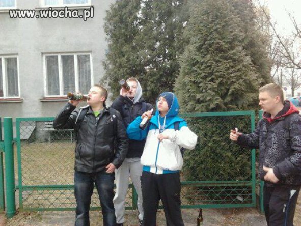 Picie alkoholu podczas lekcji geografii,